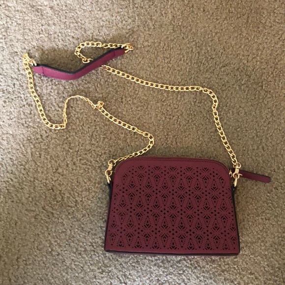 Francesca's Collections Handbags - Francesca’s Wine Colored Crossbody with Gold Chain